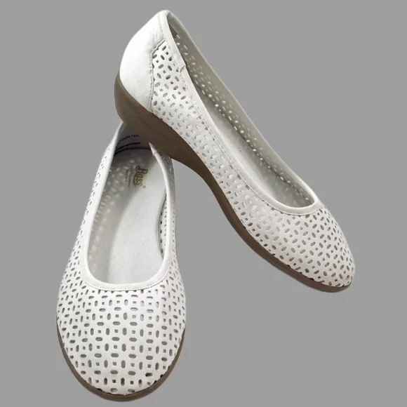 Bass Womens White Woven Broadway Flats Size 7.5W - Picture 3 of 7